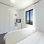 Апартаменты Rose- Comfort Double With Balcony And Sea View Молунат